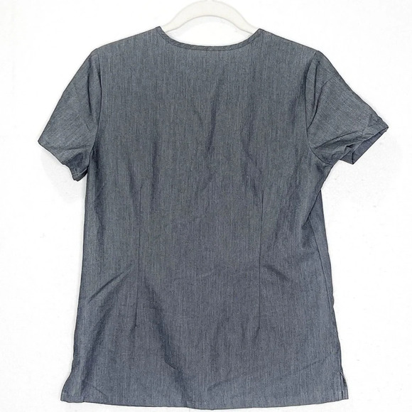 FIGS Technical Collection Casma 3-Pocket Scrub Top GPT Grey XS - Picture 2 of 8
